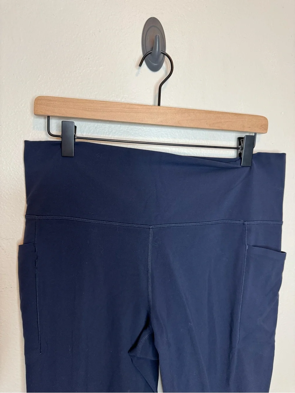Athleta Salutation Stash II High Rise Legging Navy Blue pocket